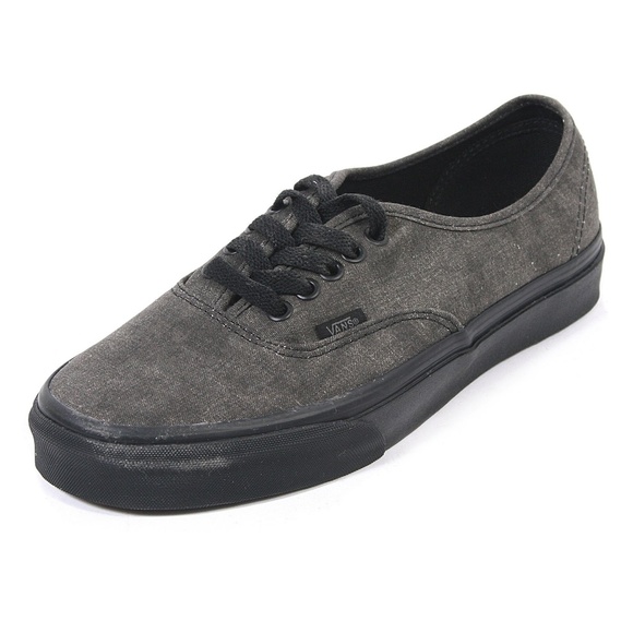 black authentic vans size 4